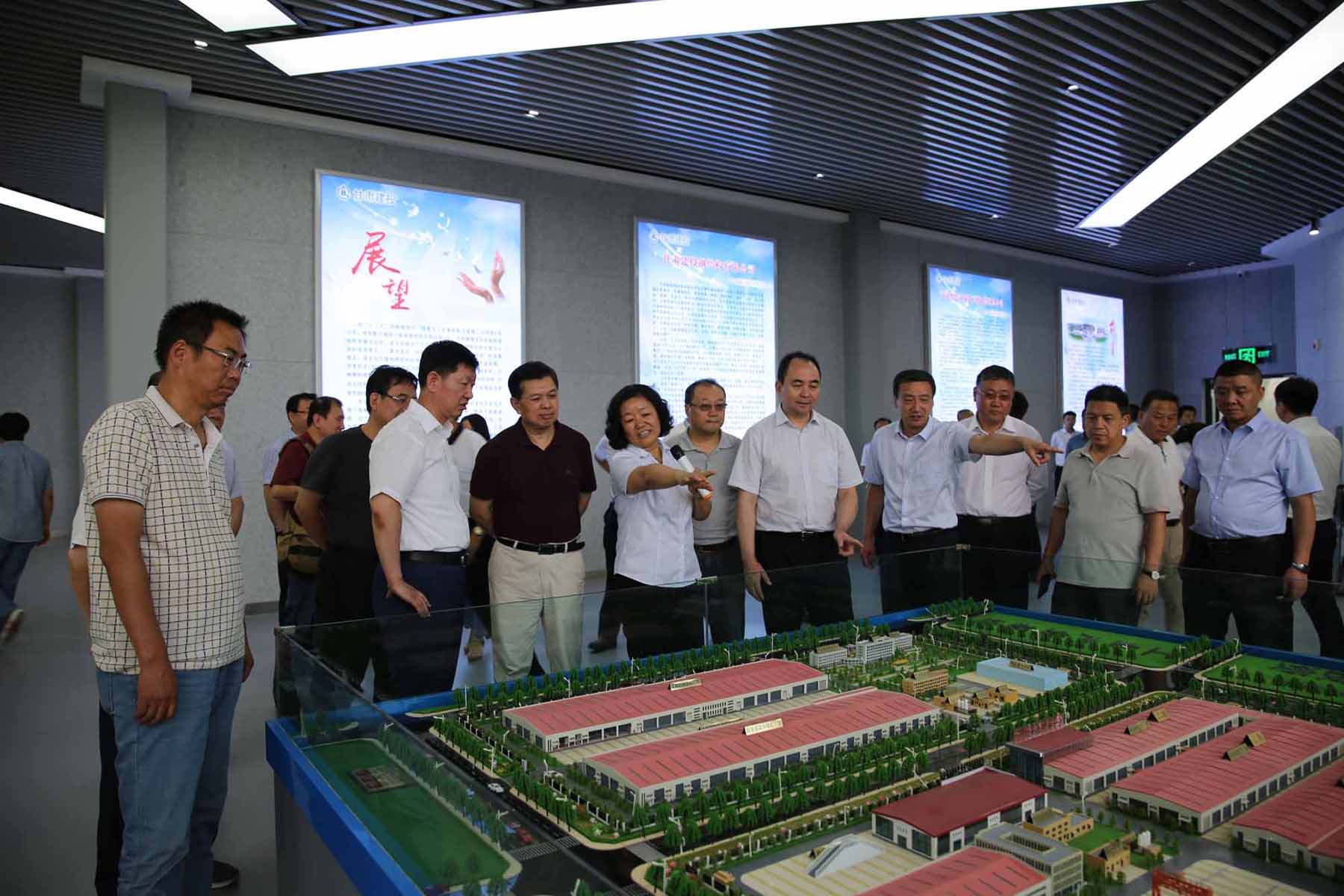 中國建筑企業(yè)轉型升級最佳實踐大型調研活動組調研甘肅建投工業(yè)產業(yè)發(fā)展和裝配式產業(yè)鏈